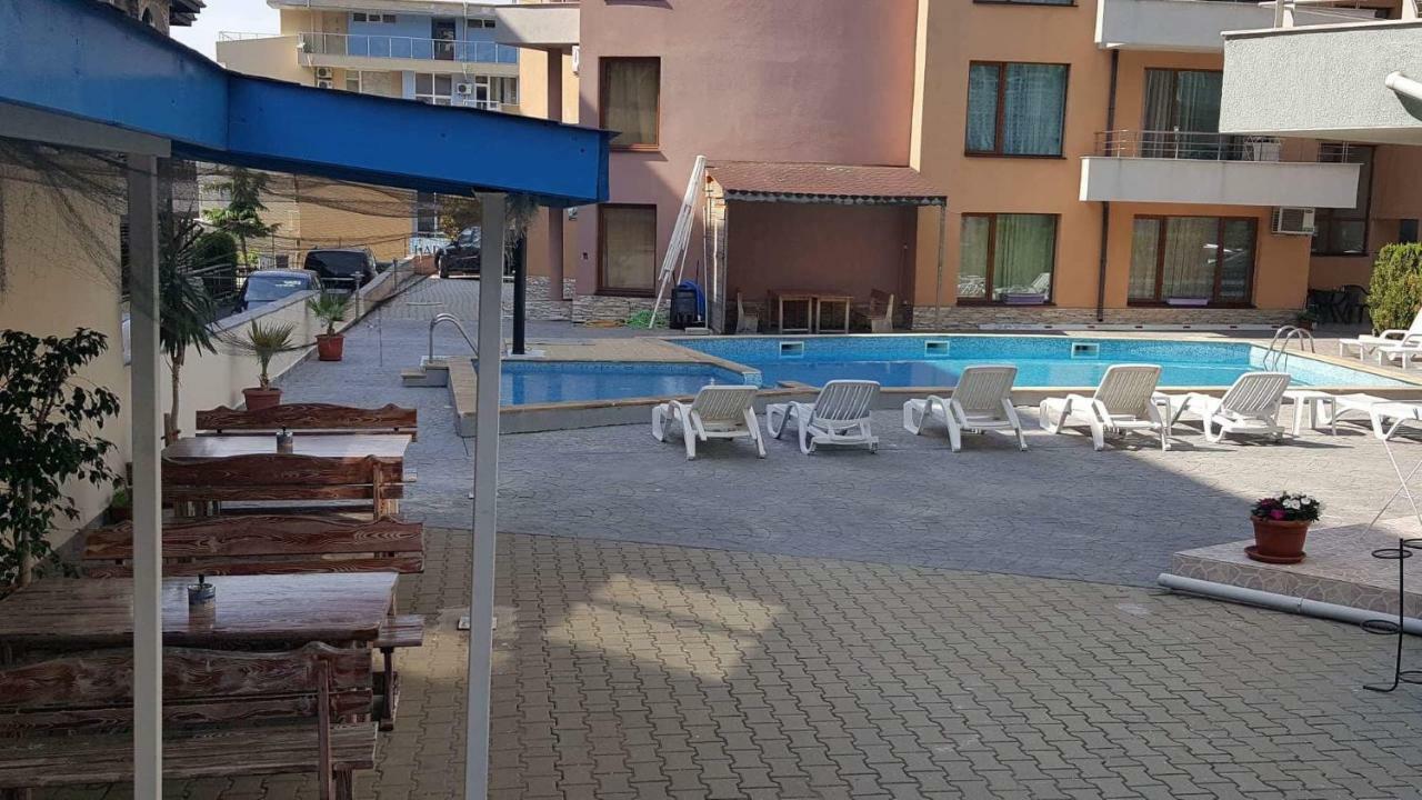 Апартаменти "Бриз" Sveti Vlas Luaran gambar